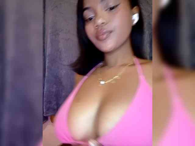 Annah261 webcam