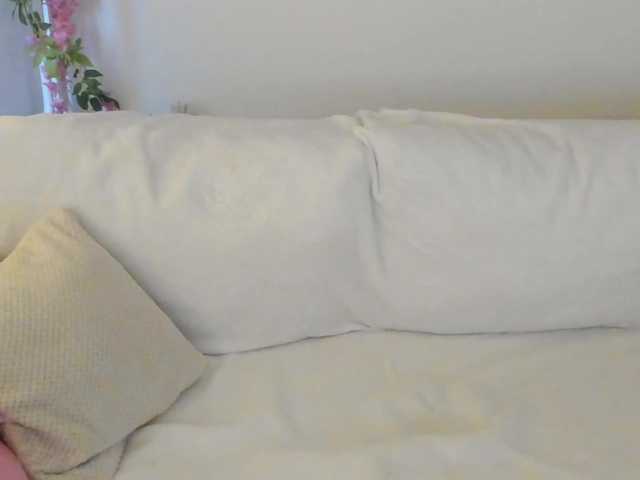 Rachel-lips live cam on BongaCams