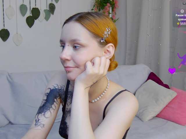 Rachel-lips live cam on BongaCams