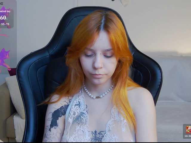 Rachel-lips live cam on BongaCams