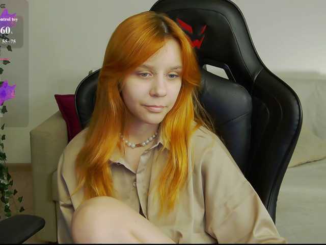 Rachel-lips live cam on BongaCams