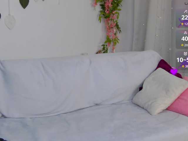Rachel-lips live cam on BongaCams