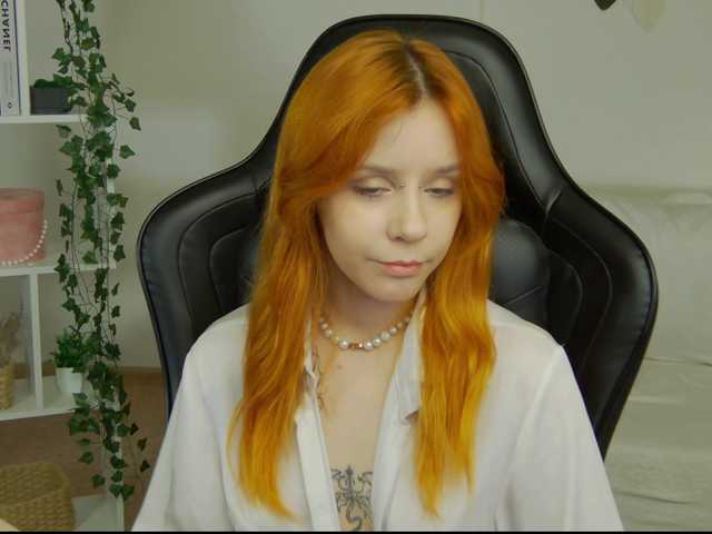Rachel-lips live cam on BongaCams