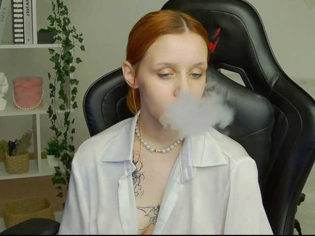 Rachel-lips live cam on BongaCams
