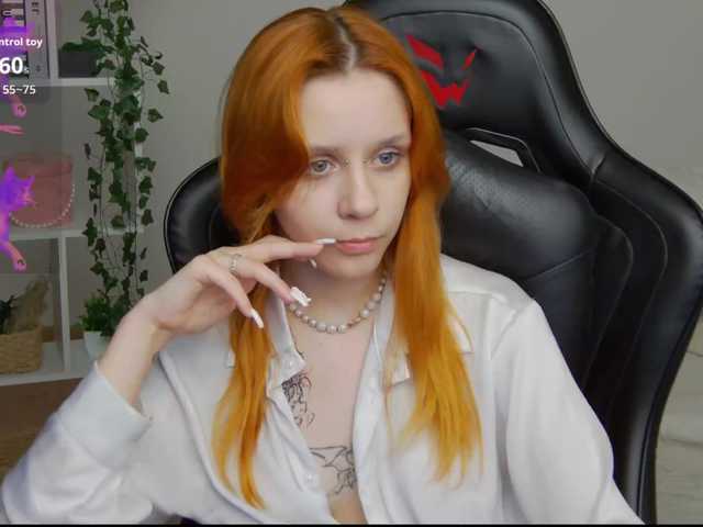 Rachel-lips live cam on BongaCams
