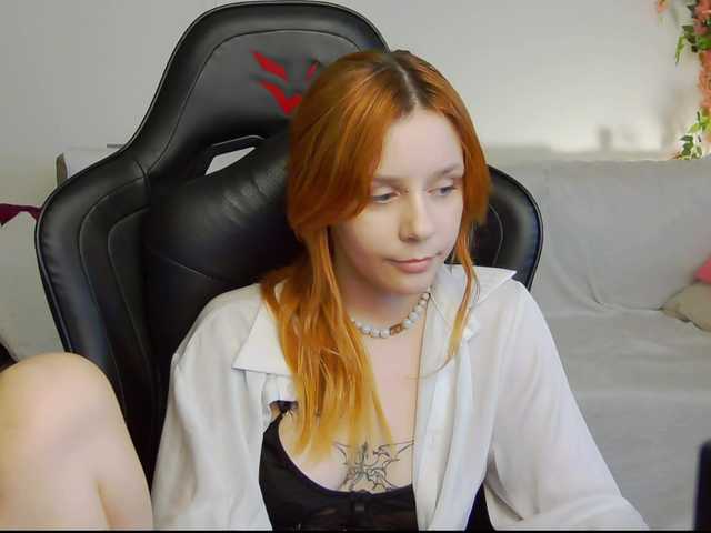 Rachel-lips live cam on BongaCams