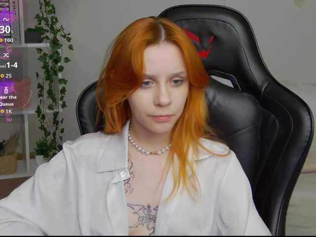 Rachel-lips live cam on BongaCams