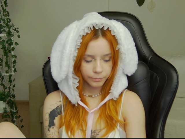 Rachel-lips live cam on BongaCams