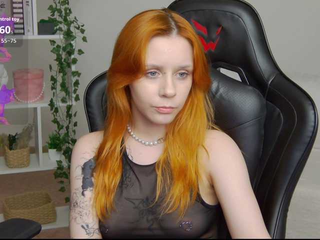 Rachel-lips live cam on BongaCams