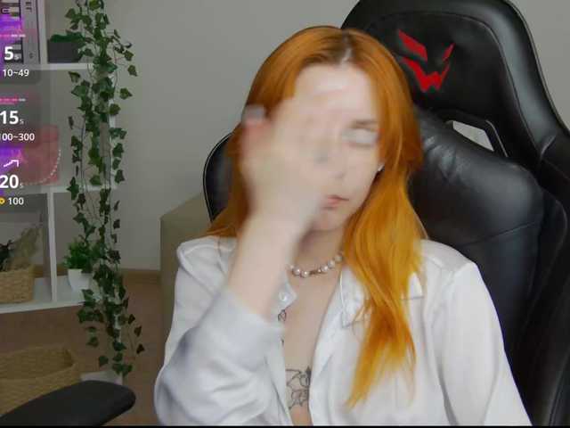 Rachel-lips live cam on BongaCams
