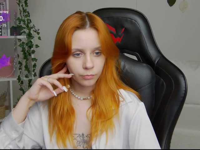 Rachel-lips live cam on BongaCams