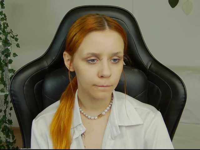 Rachel-lips live cam on BongaCams