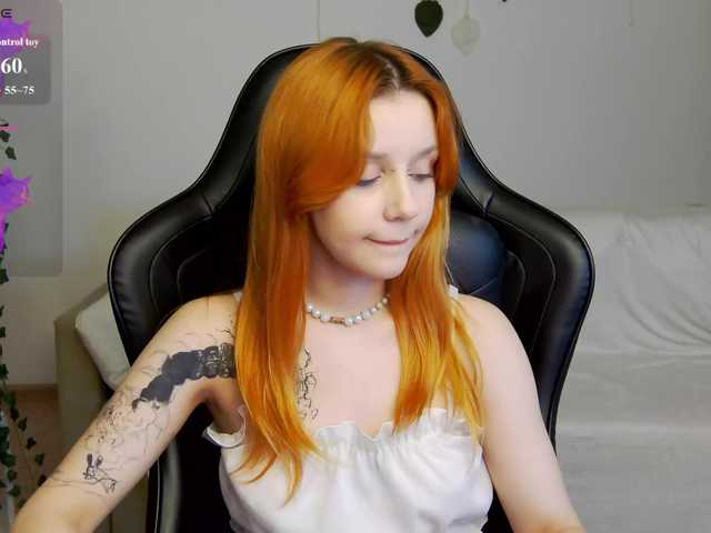 Rachel-lips live cam on BongaCams