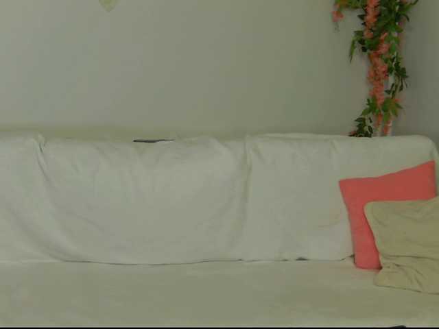 Rachel-lips live cam on BongaCams