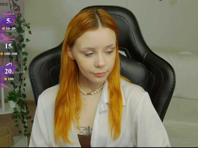 Rachel-lips live cam on BongaCams
