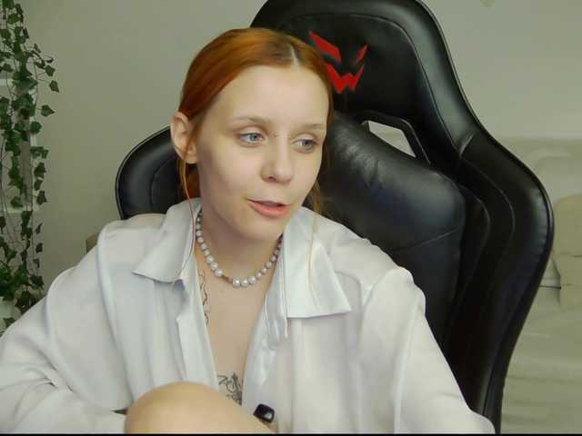 Rachel-lips live cam on BongaCams