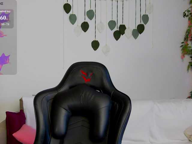 Rachel-lips live cam on BongaCams