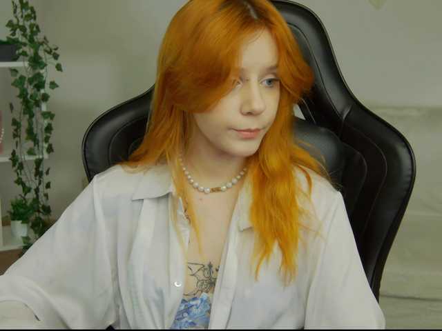 Rachel-lips live cam on BongaCams