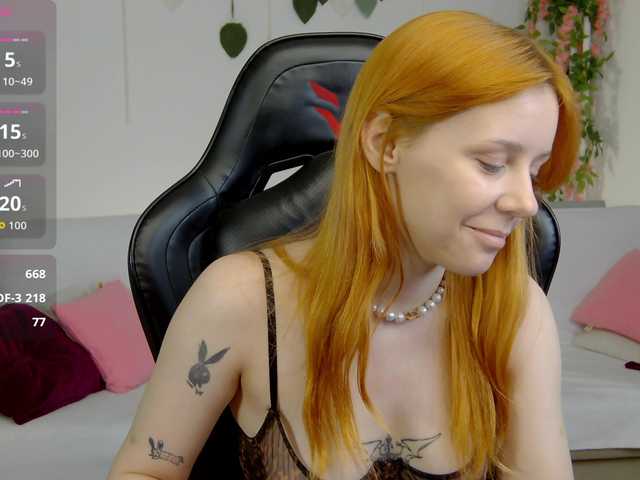 Rachel-lips live cam