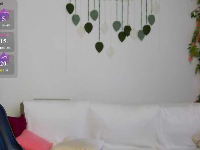 Rachel-lips live cam on BongaCams