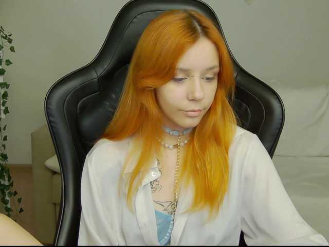 Rachel-lips live cam on BongaCams
