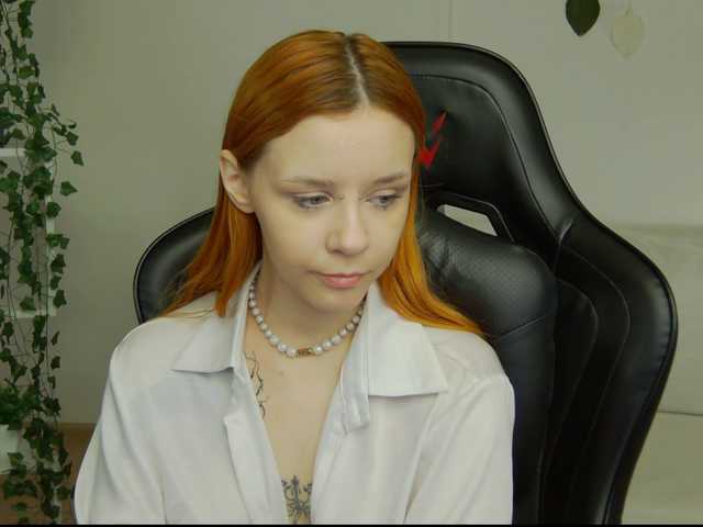 Rachel-lips live cam on BongaCams