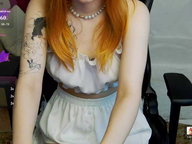 Rachel-lips live cam on BongaCams