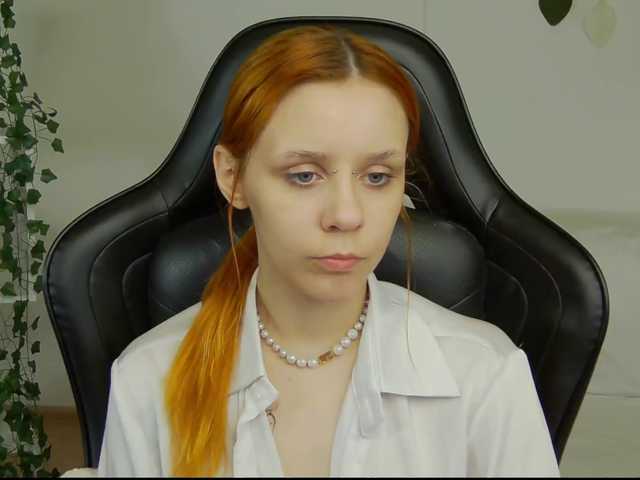 Rachel-lips live cam on BongaCams