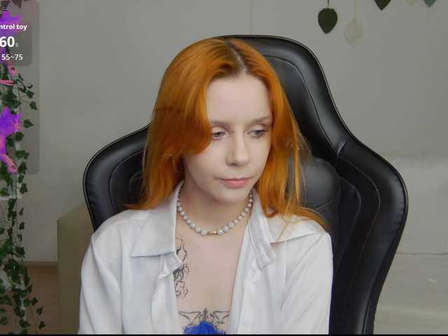 Rachel-lips live cam on BongaCams