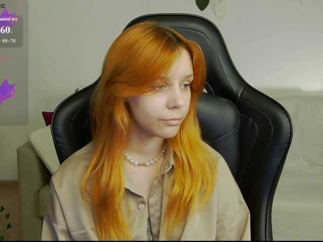 Rachel-lips live cam on BongaCams