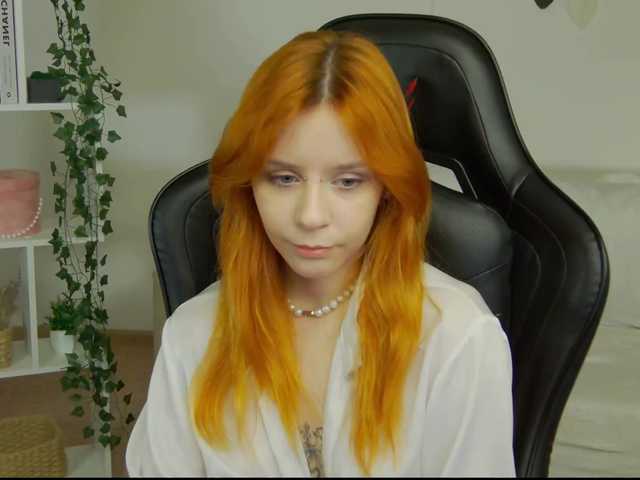 Rachel-lips live cam on BongaCams
