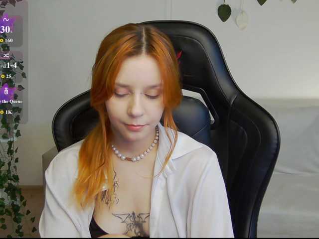 Rachel-lips live cam on BongaCams