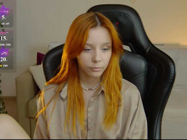 Rachel-lips live cam on BongaCams