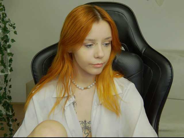 Rachel-lips live cam on BongaCams