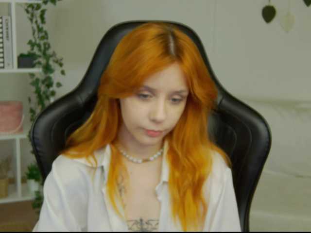 Rachel-lips live cam on BongaCams
