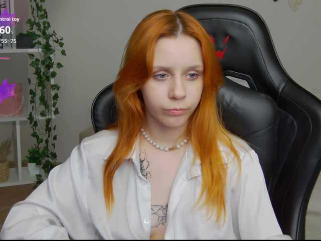 Rachel-lips live cam on BongaCams