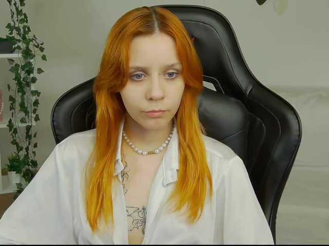 Rachel-lips live cam on BongaCams