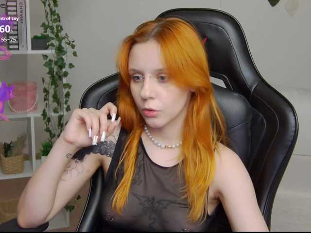 Rachel-lips live cam on BongaCams