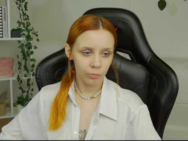 Rachel-lips live cam on BongaCams