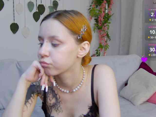Rachel-lips webcam
