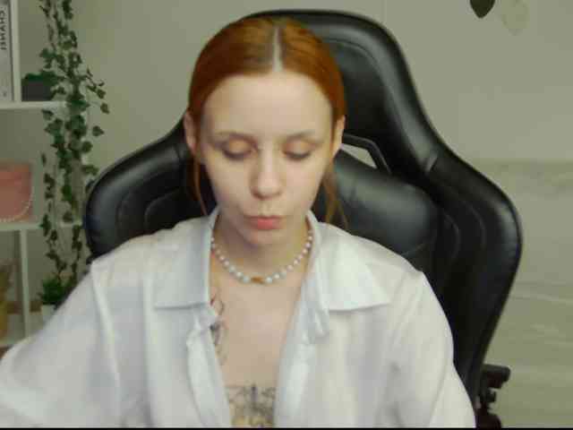 Rachel-lips webcam