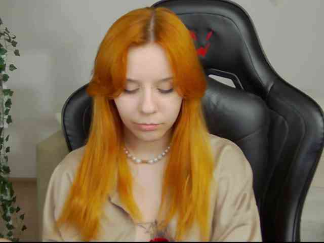 Rachel-lips webcam