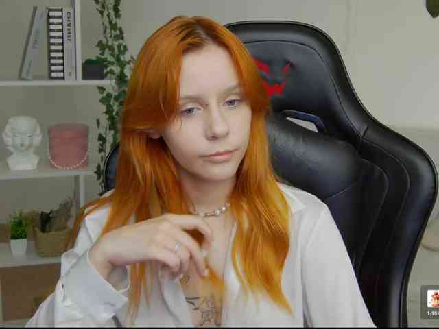 Rachel-lips webcam