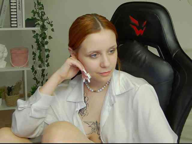Rachel-lips webcam