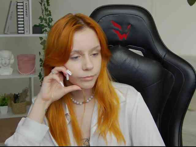 Rachel-lips webcam