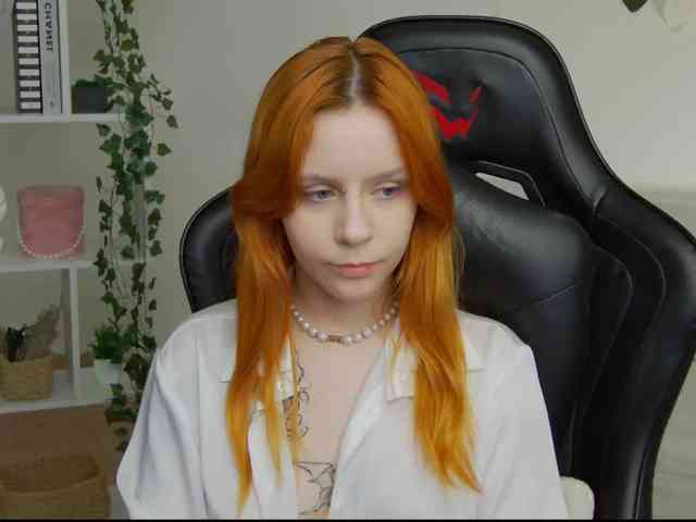Rachel-lips webcam