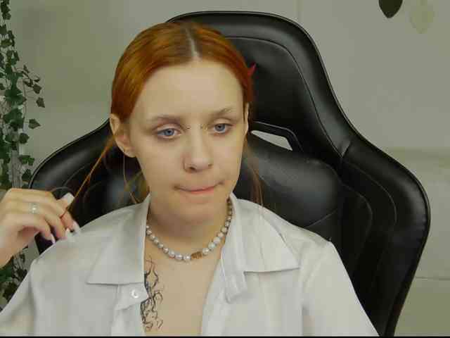Rachel-lips webcam