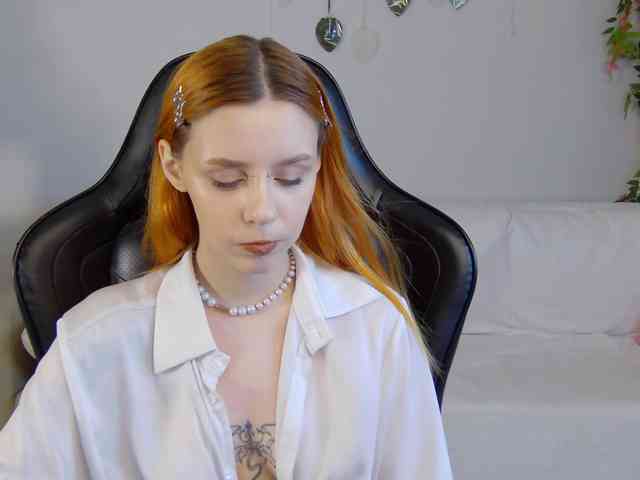 Rachel-lips webcam