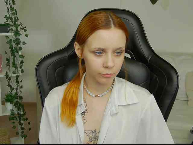 Rachel-lips webcam