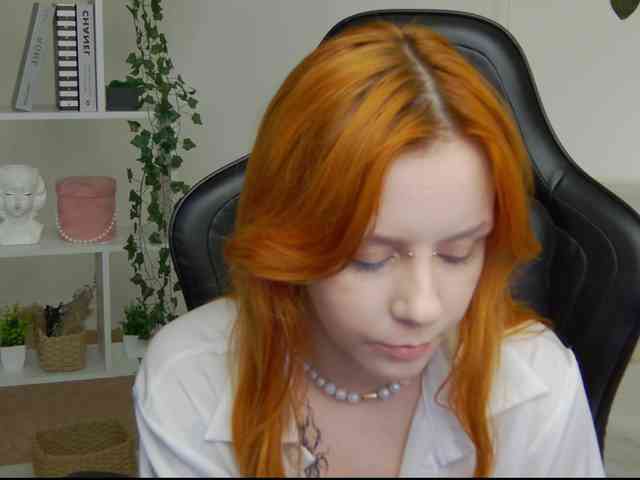 Rachel-lips webcam